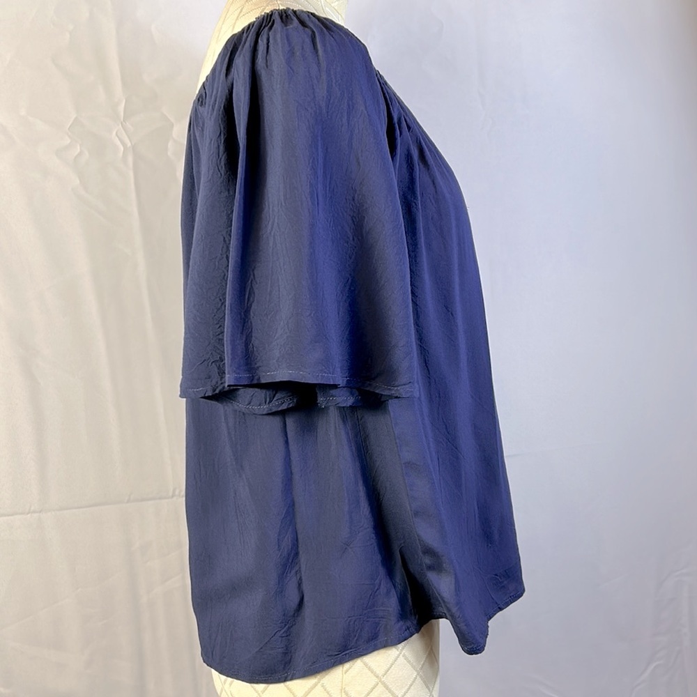 Lilly Pulitzer Navy Blue Top Size Medium Stretch Neckline with Tassels Like New - Picture 3 of 9